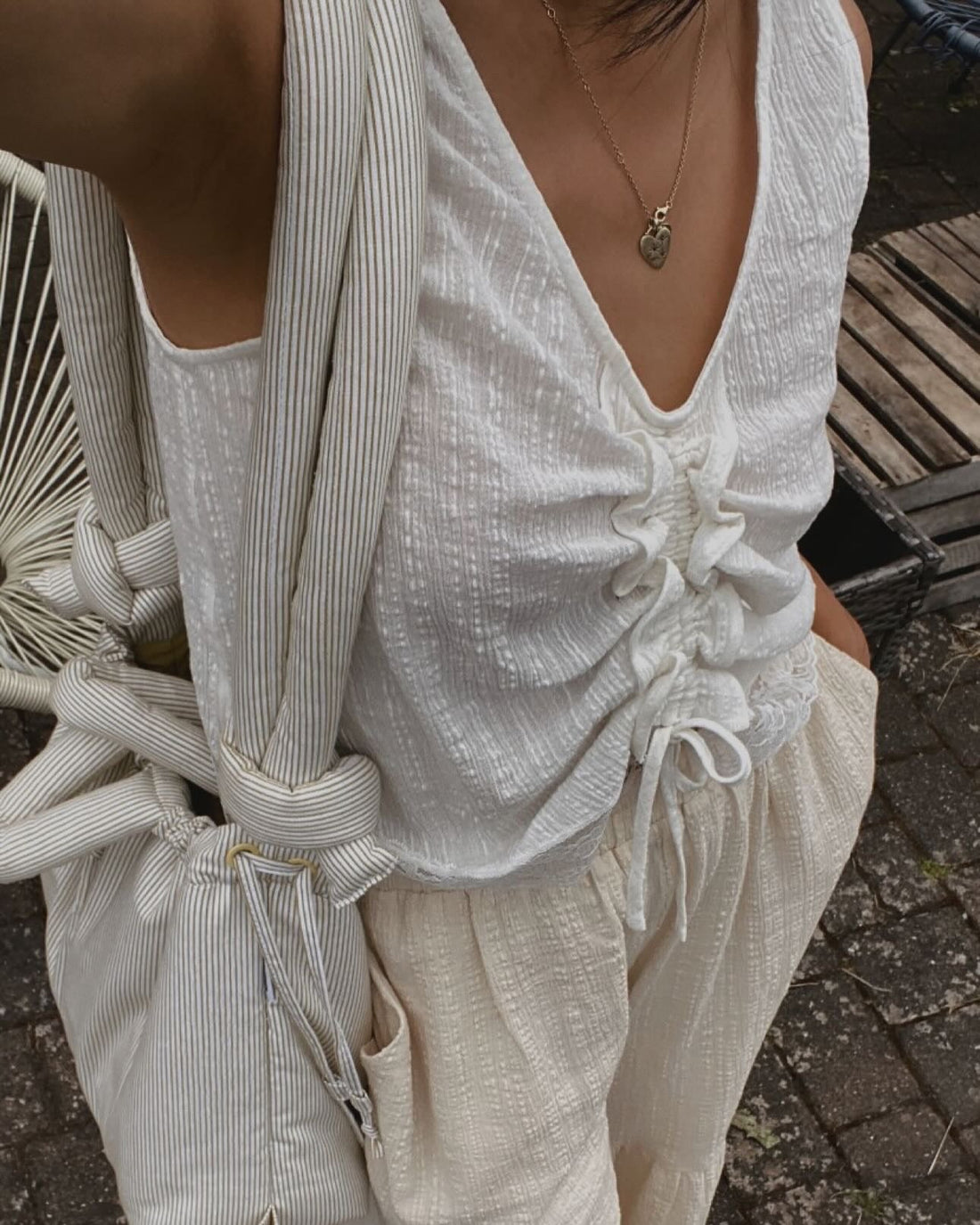 Ari Top Ivory