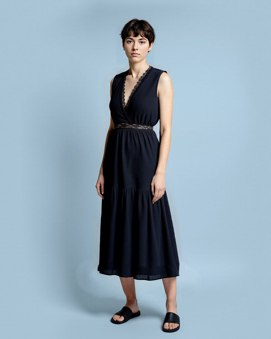 Iris Dress Black
